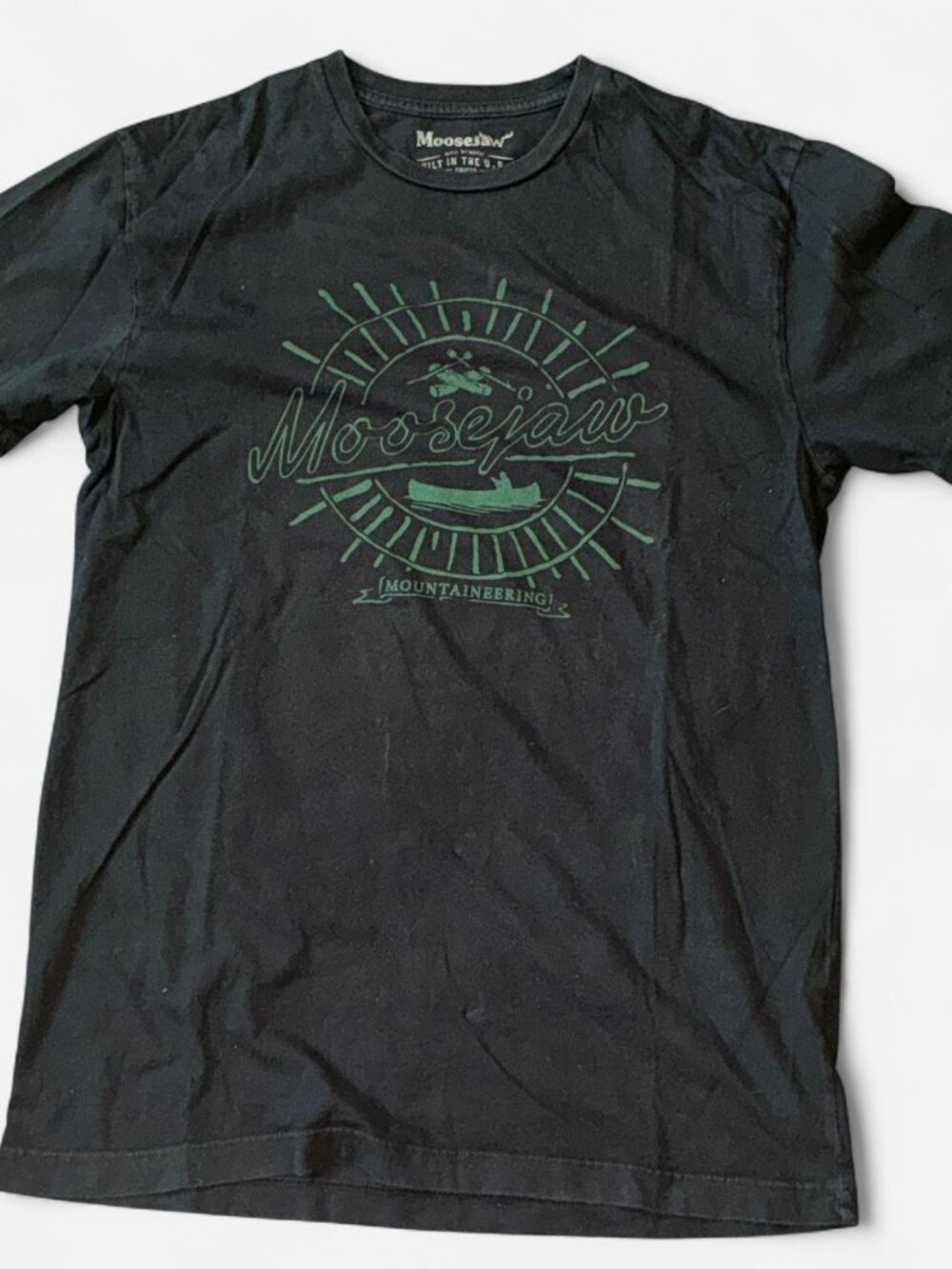 Moosejaw Men's Black and Green T-shirt